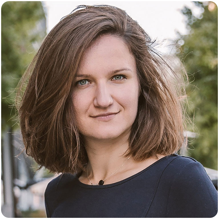 Kamile, Attention Insight product specialist, available for a personalised 30-minute demo